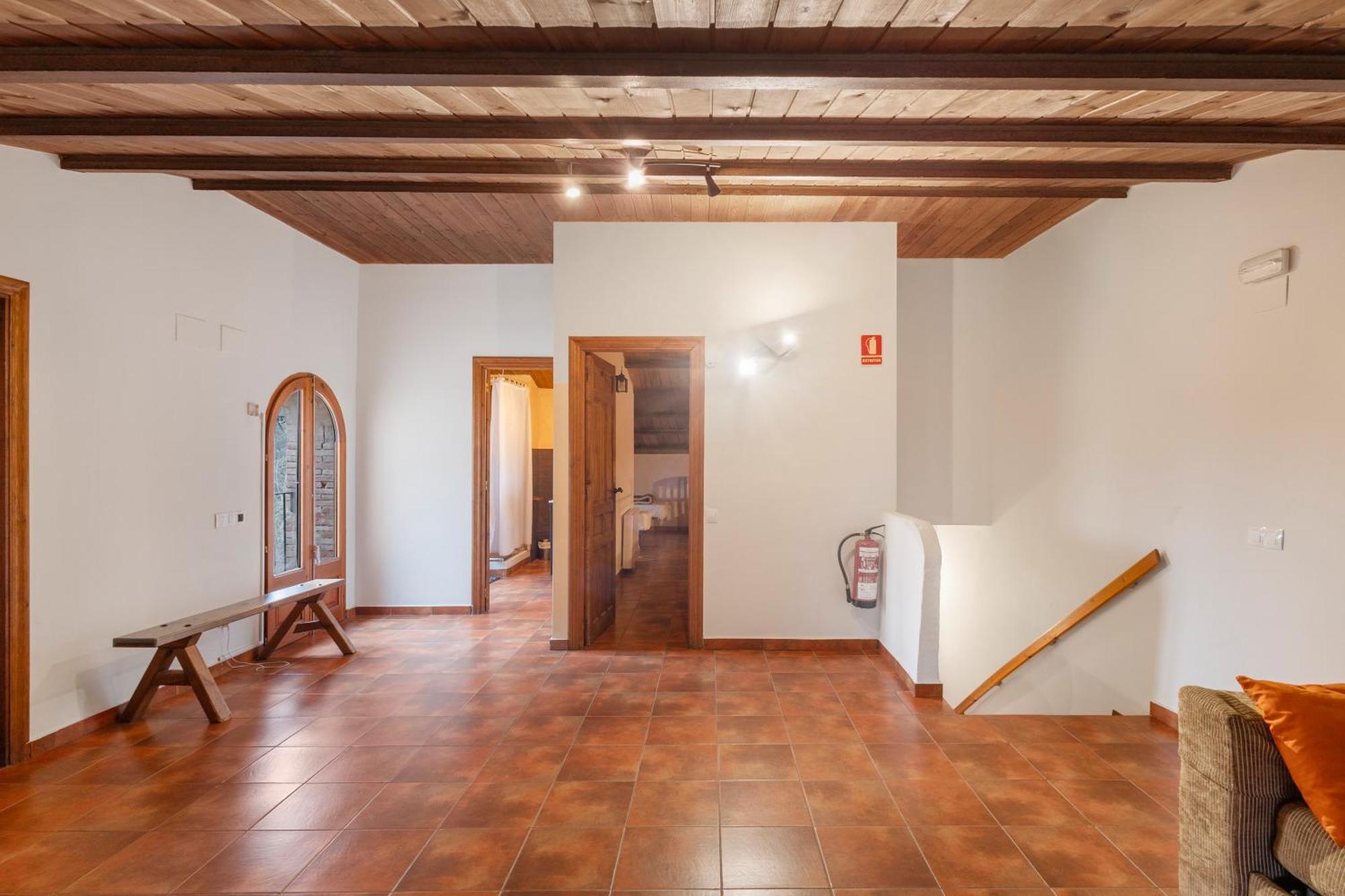 Гостевой дом Casa Subiraneta Пучреч Экстерьер фото