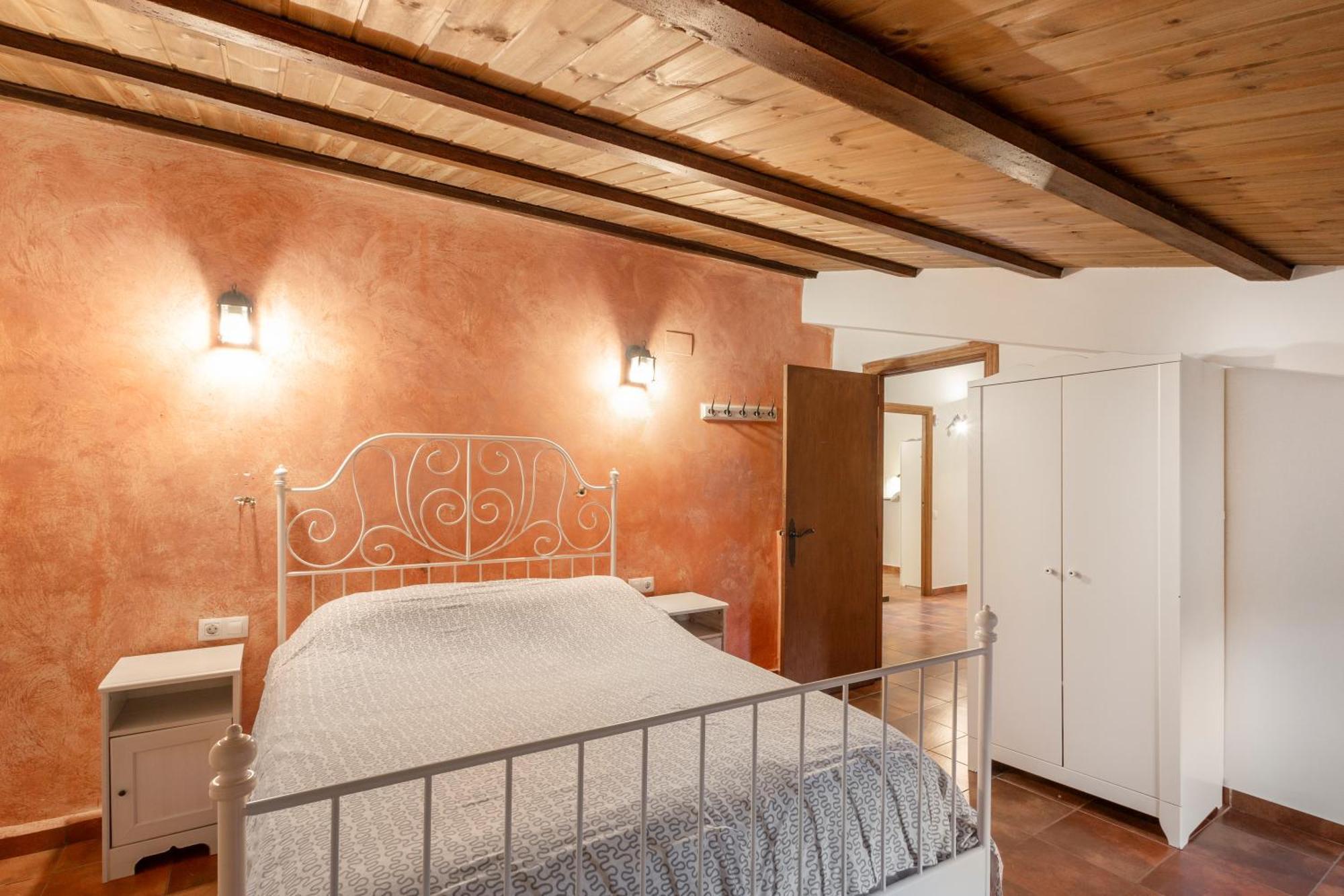 Гостевой дом Casa Subiraneta Пучреч Экстерьер фото