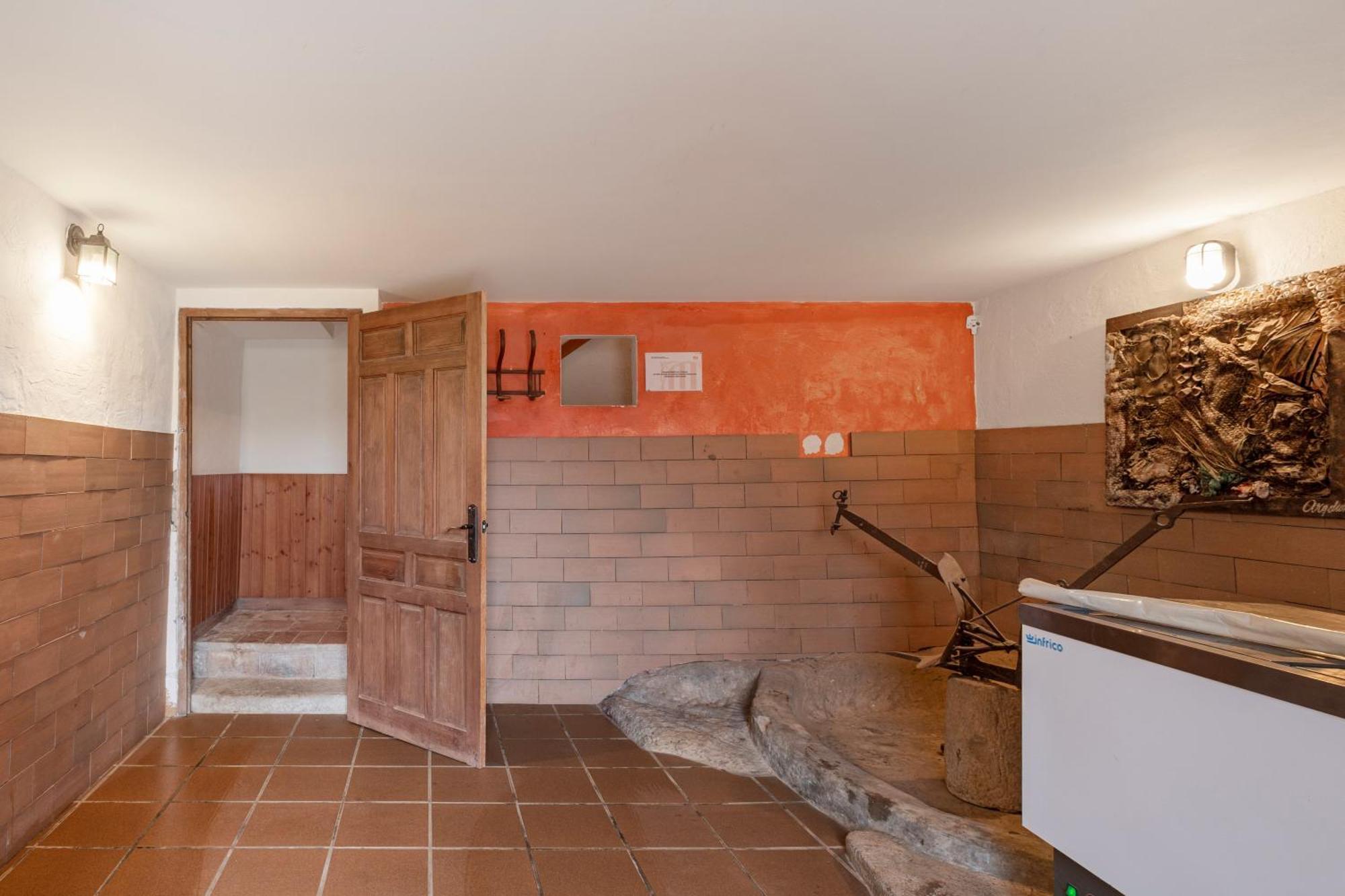 Гостевой дом Casa Subiraneta Пучреч Экстерьер фото