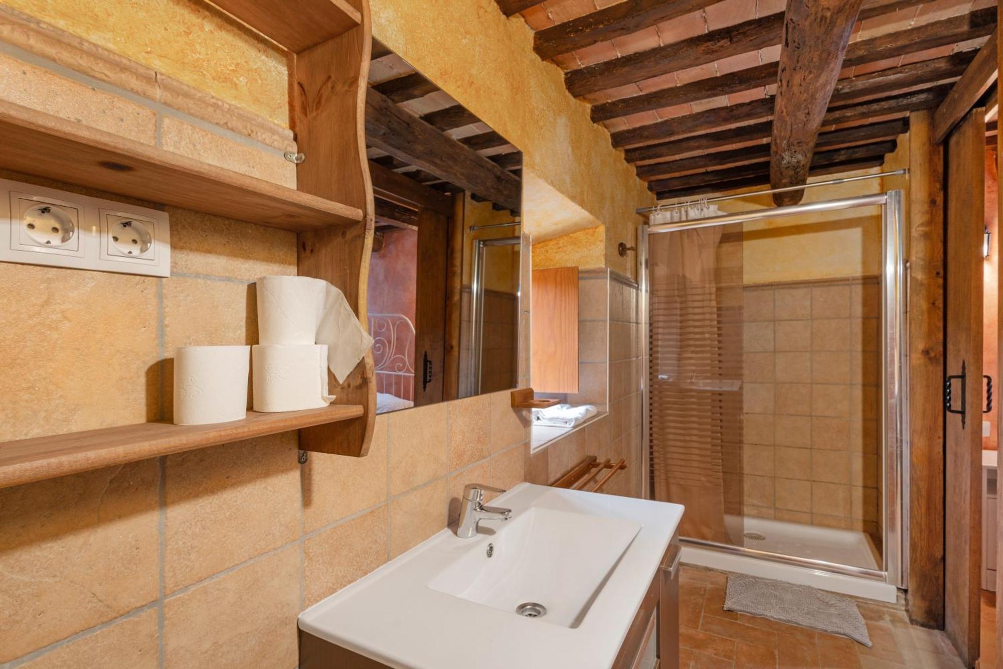 Гостевой дом Casa Subiraneta Пучреч Экстерьер фото