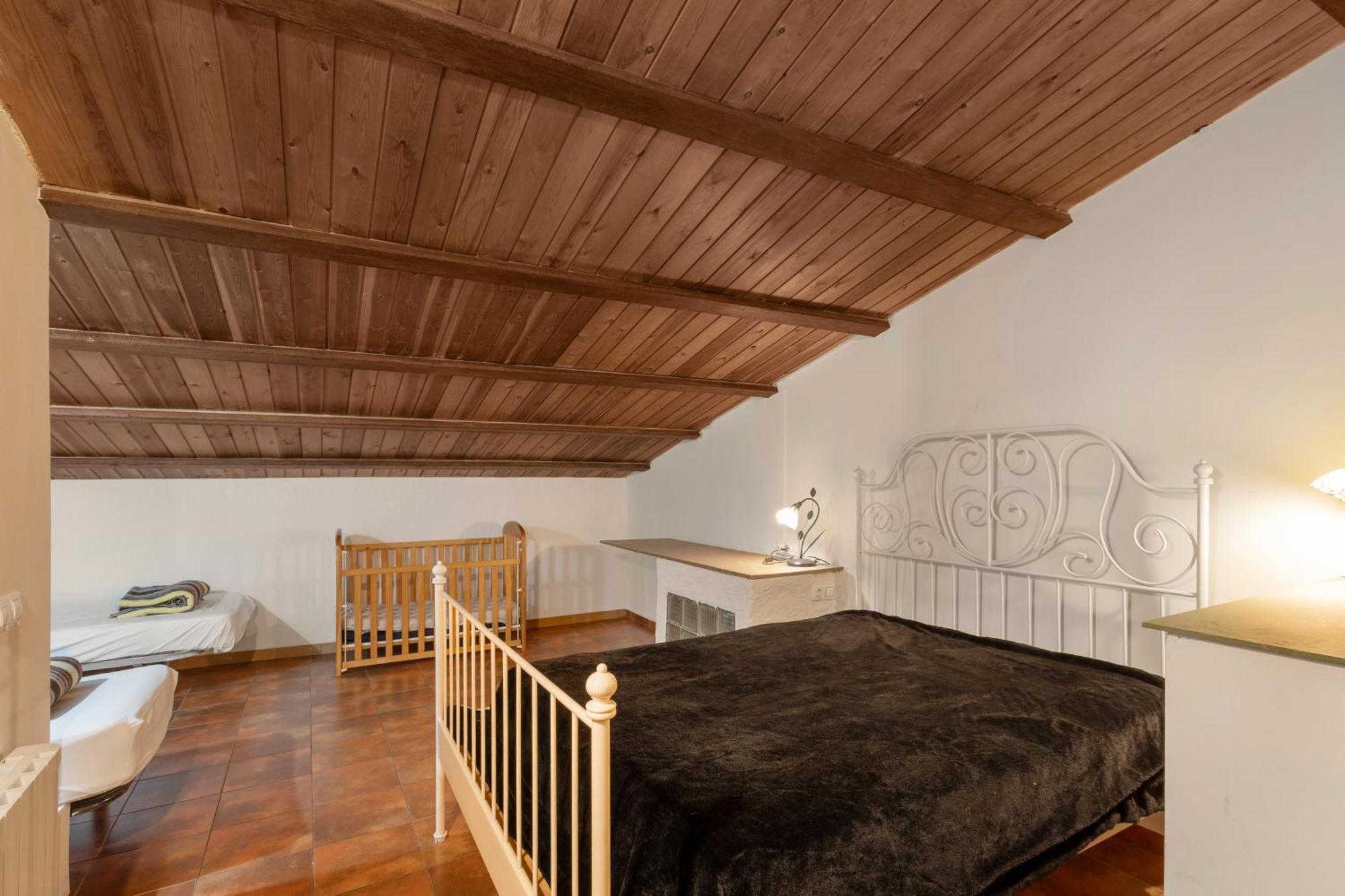 Гостевой дом Casa Subiraneta Пучреч Экстерьер фото